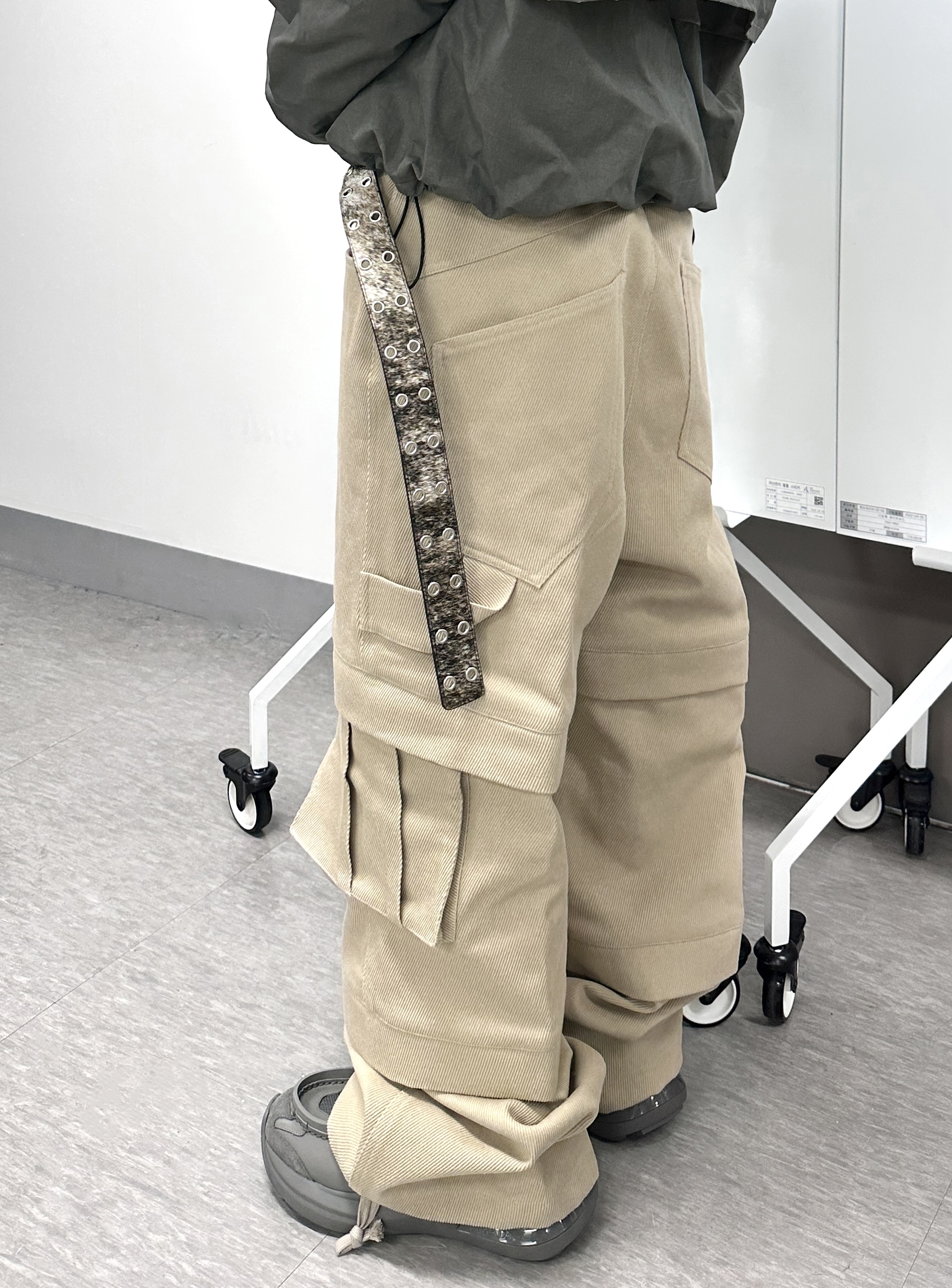 TITAN BAGGY PANTS BEIGE | Kamien