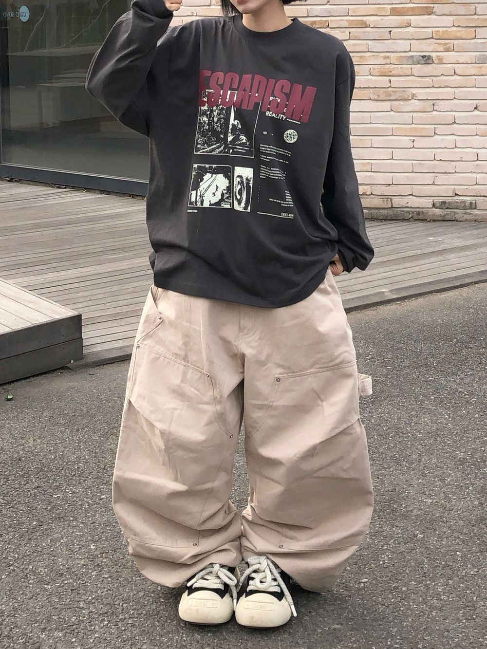 unisex] ESCAPISMグラフィックロングスリーブ（3C） - SEAZ