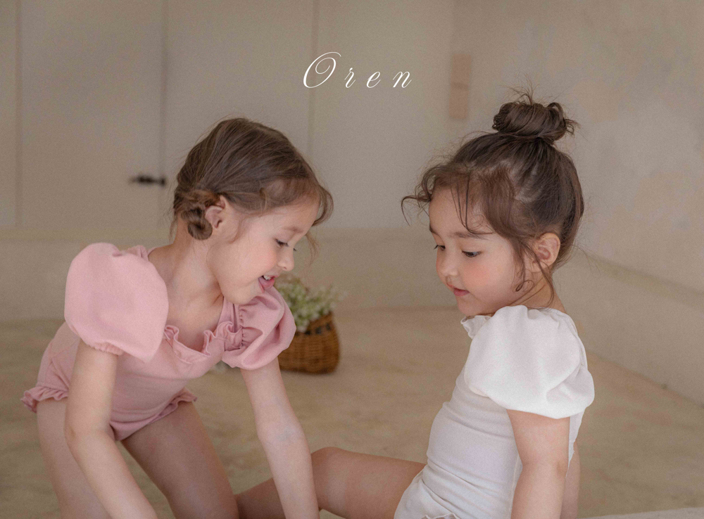 드레스 모델 착용 이미지-S2L10