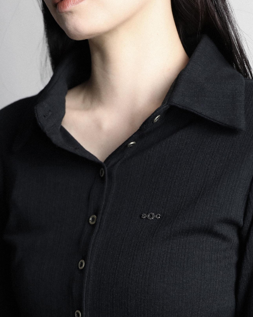 MUSINSA公式 | MAGORENSEOUL Metal Triclip Open Polo Long MUSINSA公式 | MAGORENSEOUL Metal Triclip Open Polo Long