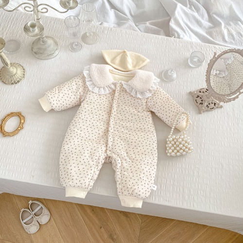 微笑みの花柄フリースロンパース | Skyhug