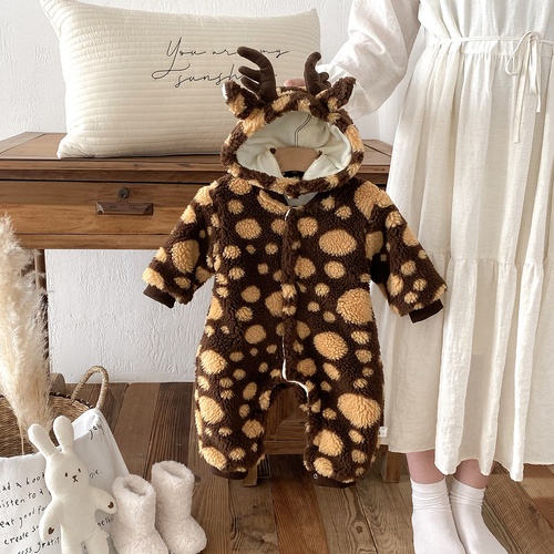 冬の鹿柄モコモコオールインワン | Skyhug