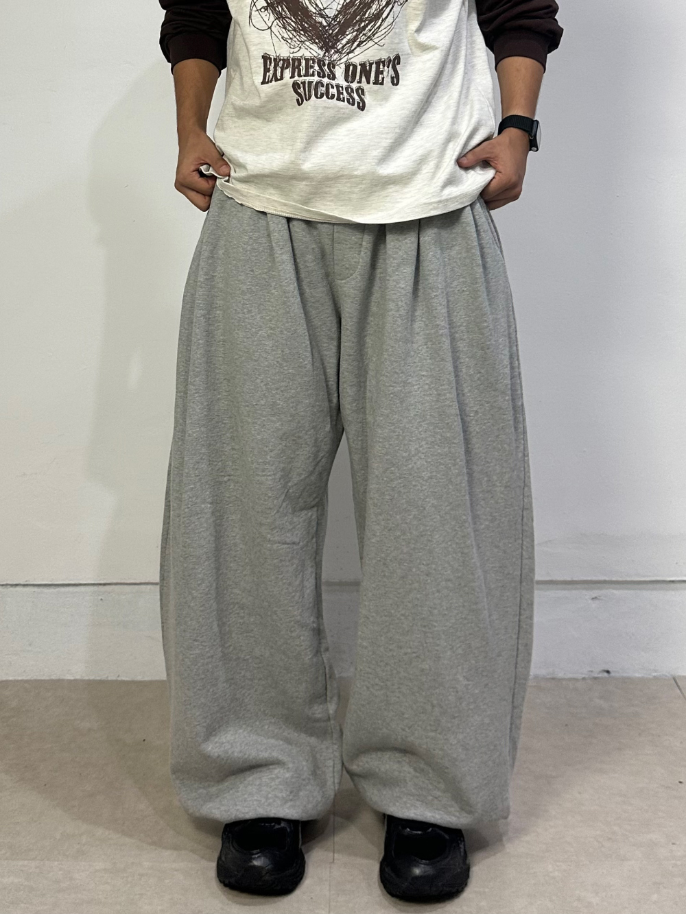 바지 모델 착용 이미지-S1L80