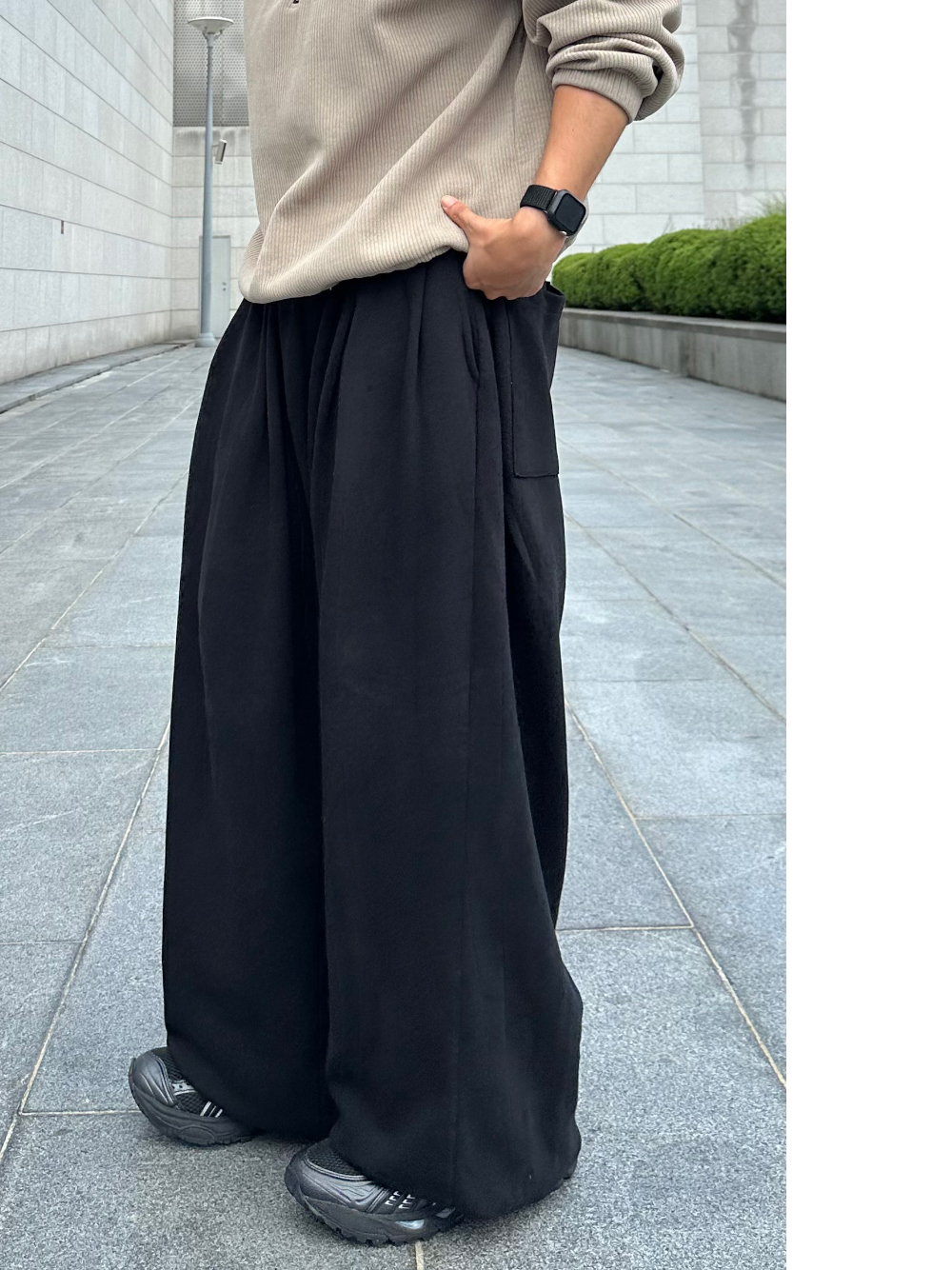 바지 모델 착용 이미지-S1L96