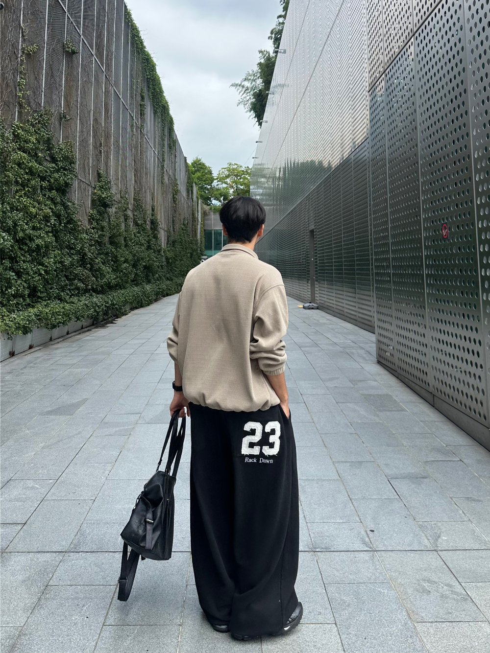 바지 모델 착용 이미지-S1L102