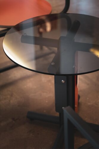 Kubrin side low table (glass top)