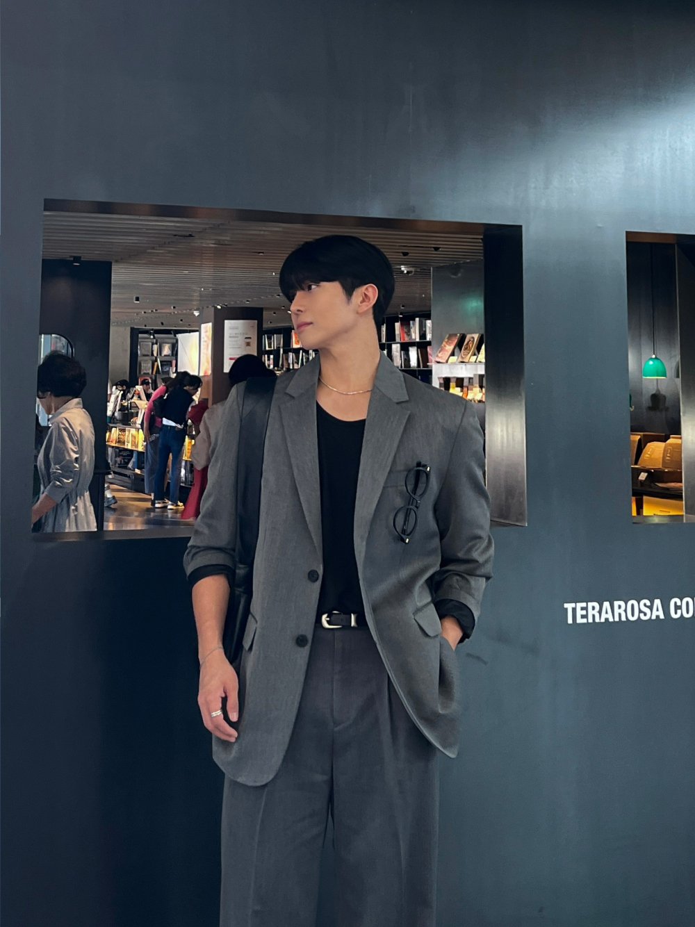 블레이저 모델 착용 이미지-S53L7