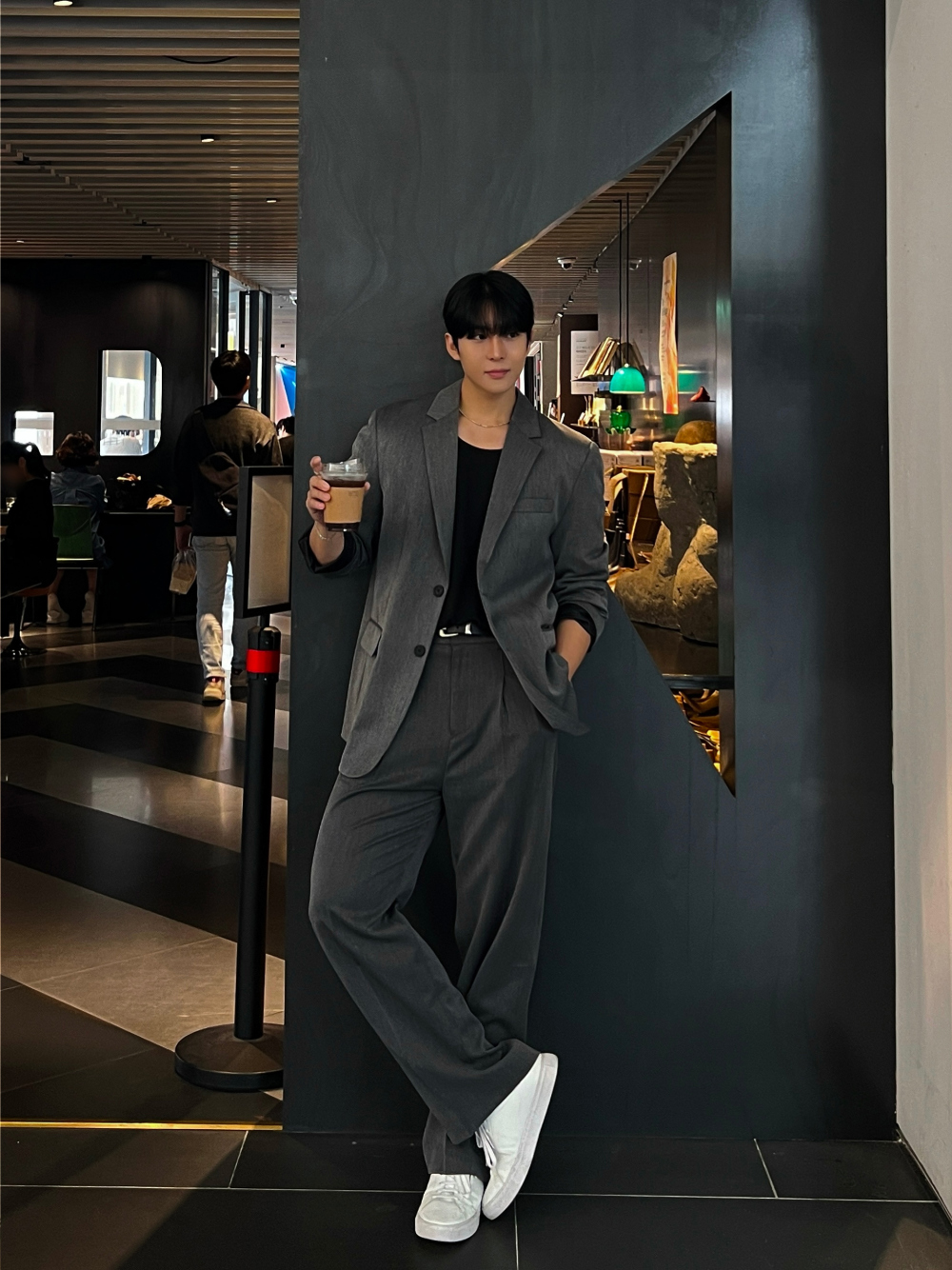 블레이저 모델 착용 이미지-S53L3