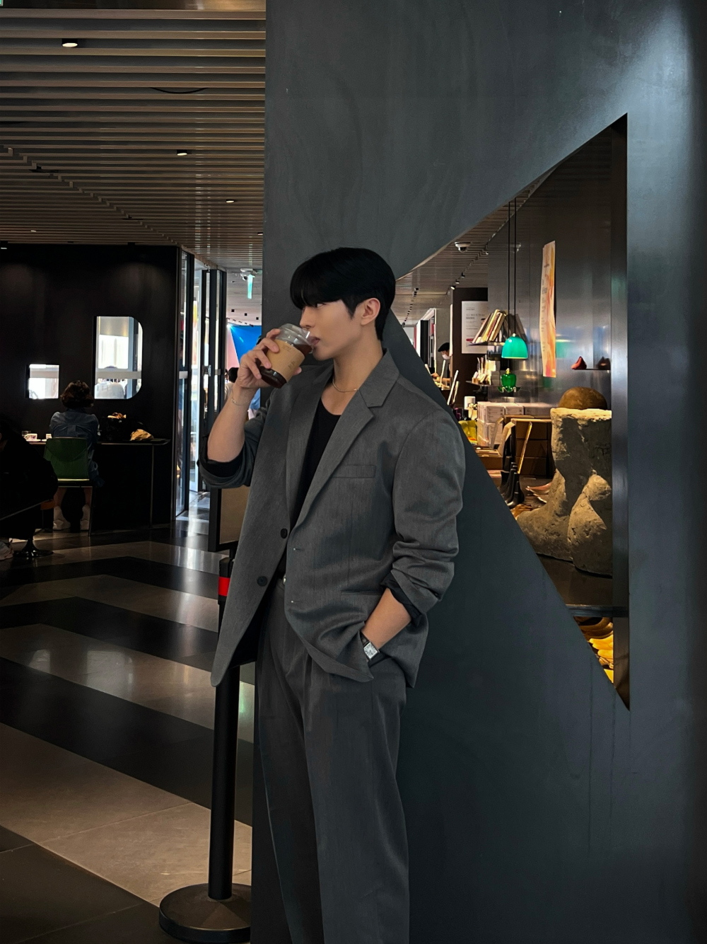 블레이저 모델 착용 이미지-S53L14