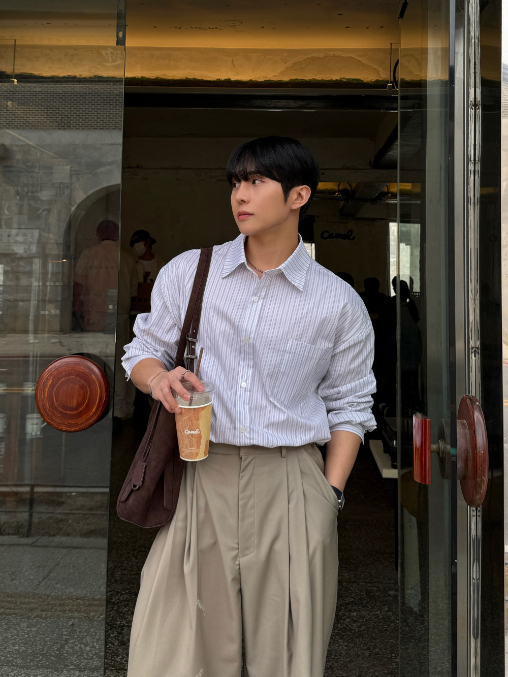 악세사리 모델 착용 이미지-S57L31