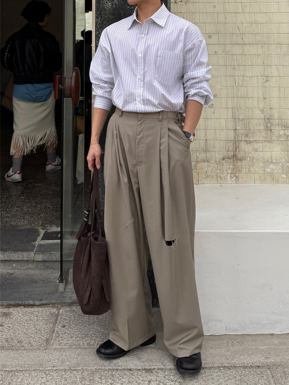 악세사리 모델 착용 이미지-S57L18