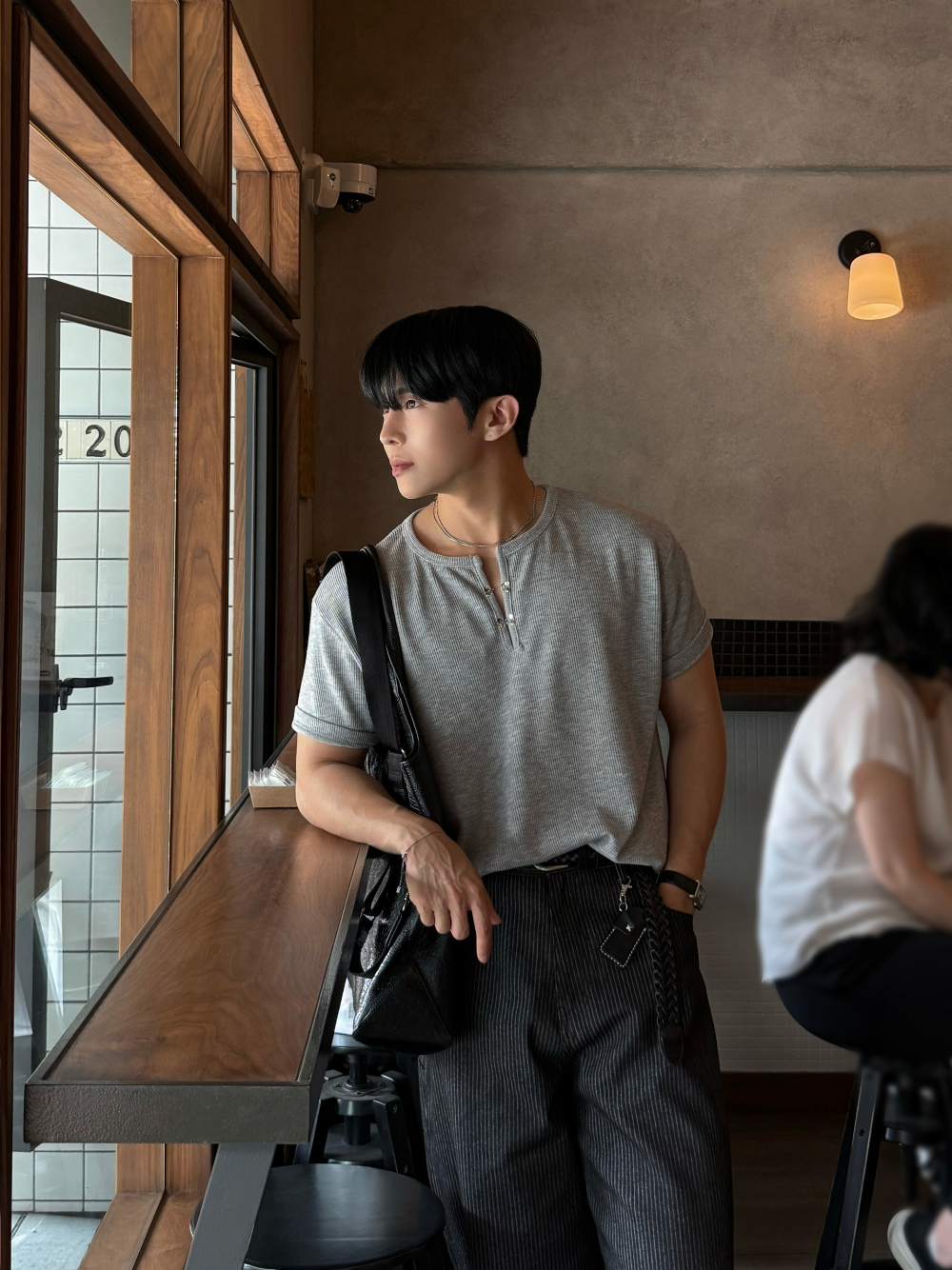 악세사리 모델 착용 이미지-S198L13