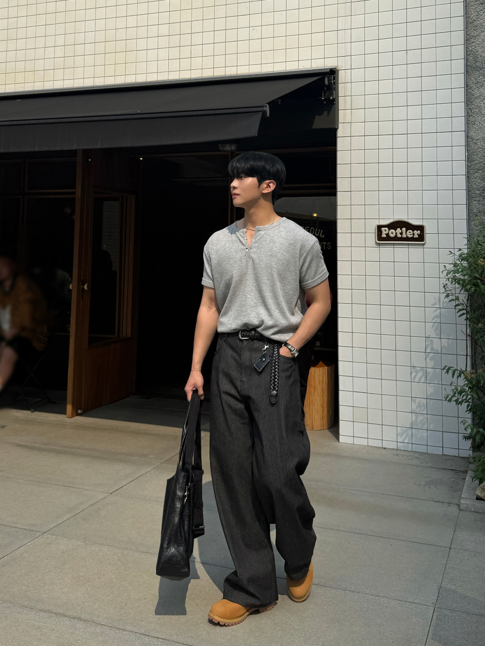 악세사리 모델 착용 이미지-S198L6