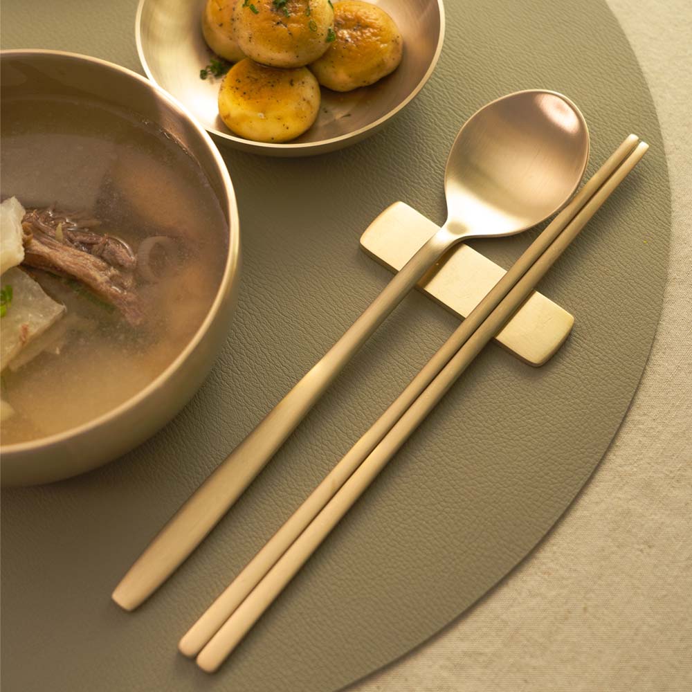 Graceful 1-person spoon and chopstick set