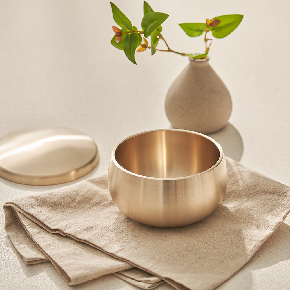 Dameun Ok (jade-green) rice bowl with lid