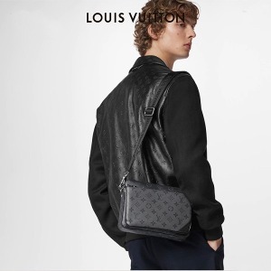루이비통 남성 블랙 메신저백 - Louis Vuitton Mens Black Cross Bag - lv827x