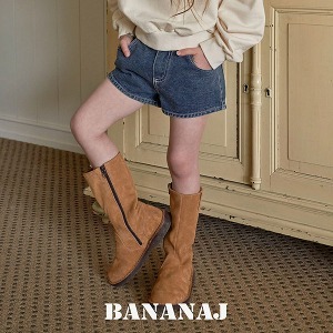 peanut shorts _ bananaJ