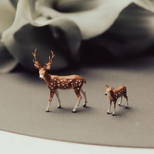 Sika deer mini figure with 2 movements and 3 sizes