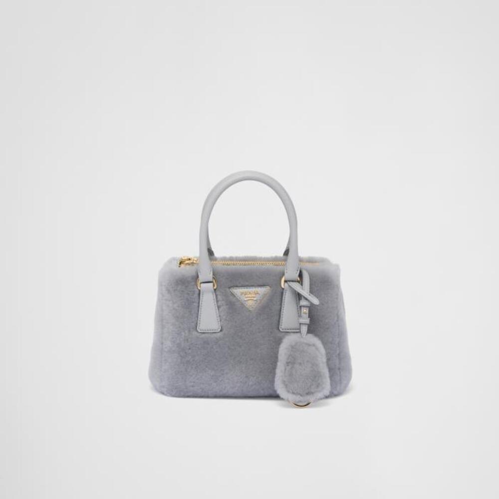 프라다 여성 클러치 미니백 1BA906_2ECY_F0591_V_EOM Prada Galleria shearling mini bag