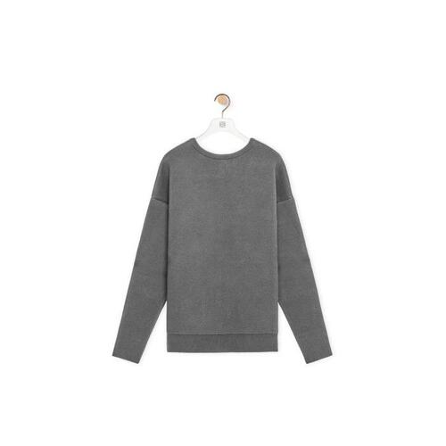 로에베 남성 니트웨어 Open back sweater in wool Grey Melange H526Y14KFE-1440