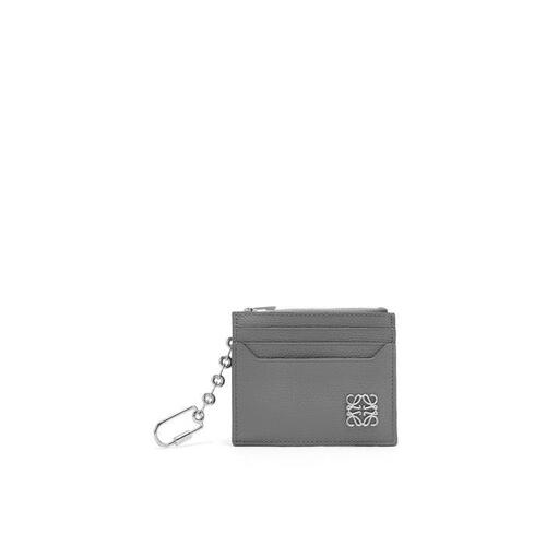 로에베 여성 카드지갑 Anagram square cardholder in pebble grain calfskin with chain Asphalt Grey C821R89X01-1640