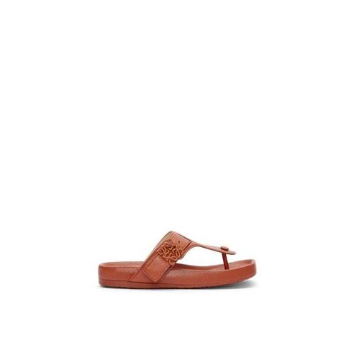 로에베 남성 샌들 슬리퍼 Anagram ease sandal in kidskin Tan M616465X14-2530