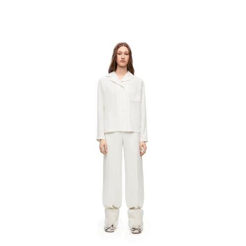 로에베 여성 바지 데님 Pyjama trousers in silk Ivory S359Y04XC9-2110