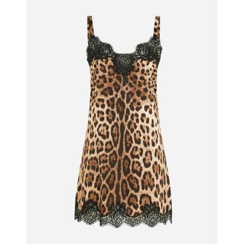 돌체앤가바나 여성 언더웨어 파자마 Leopard print satin lingerie slip with lace detailing O6A00TFSAXYHY13M