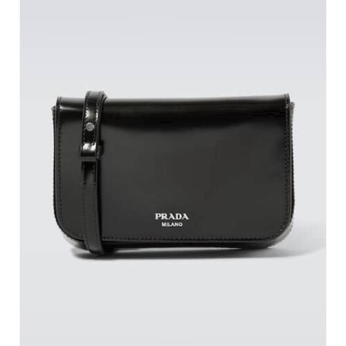 프라다 남성 숄더백 크로스백 Mini leather crossbody bag P00837321