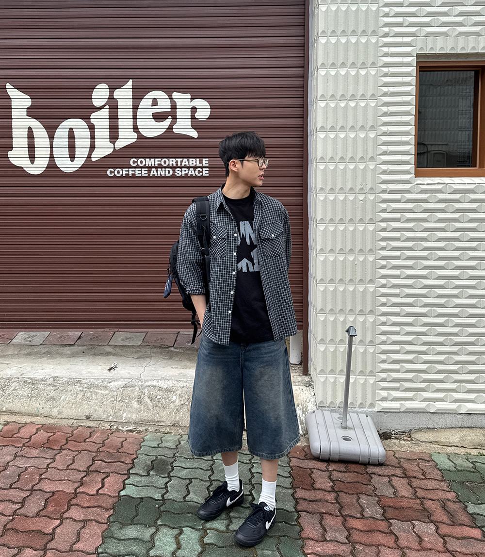 반팔 티셔츠 모델 착용 이미지-S28L11