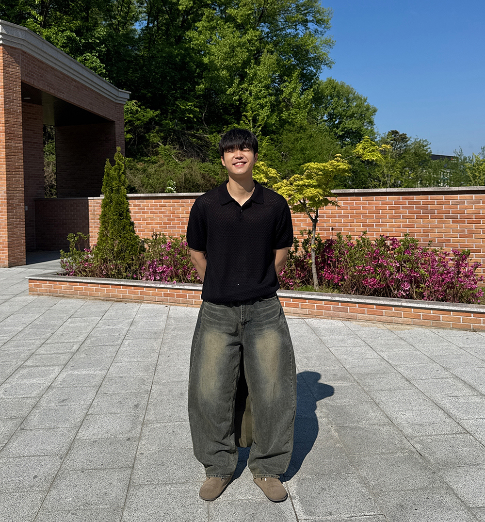 반팔 티셔츠 모델 착용 이미지-S50L24