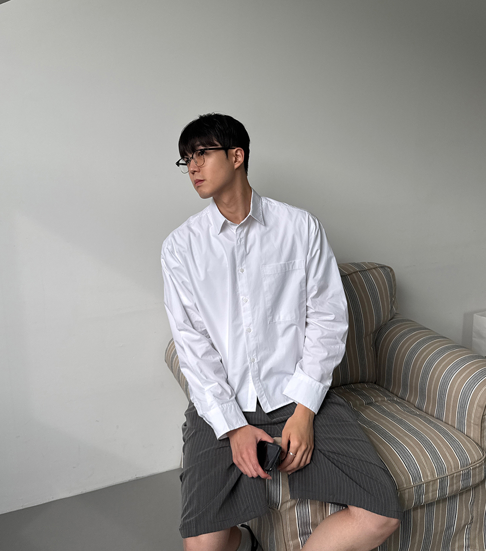 블라우스 모델 착용 이미지-S4L10
