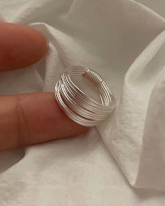 TIE UP LAYERED RING