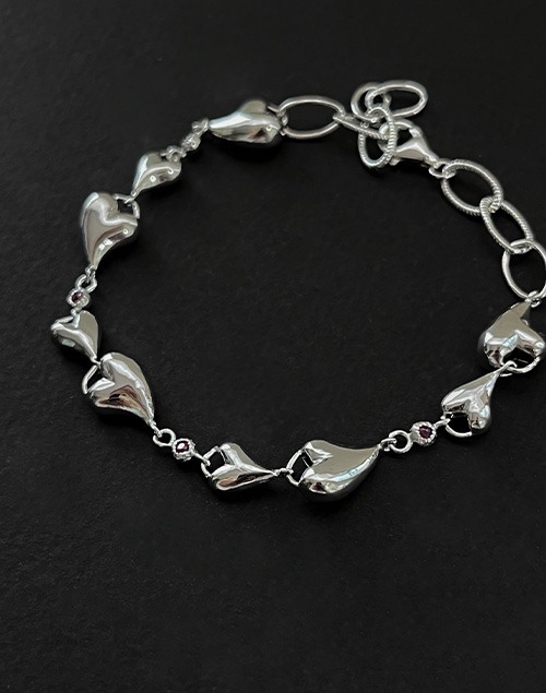 B.04  Heart chain bracelet  (하트 체인 팔찌)