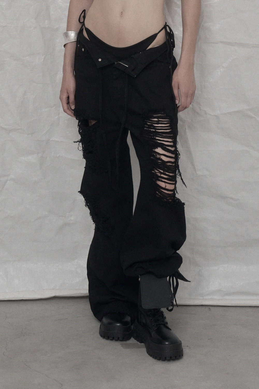 SCRATCH DAMAGE WIDE DENIM PANTS BLACK - 어니브(ANIV)