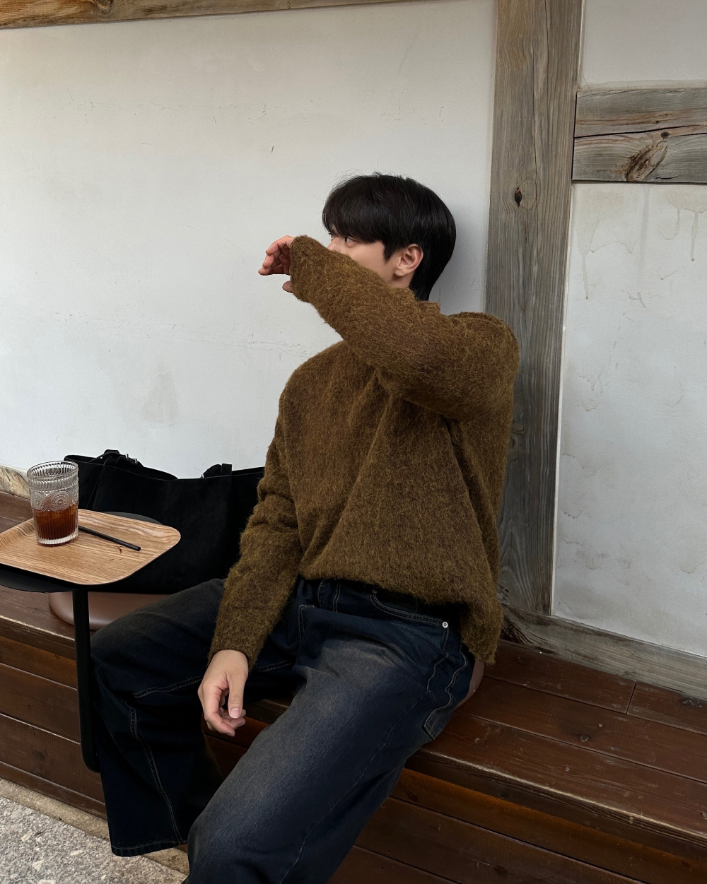 긴팔 티셔츠 모델 착용 이미지-S1L45