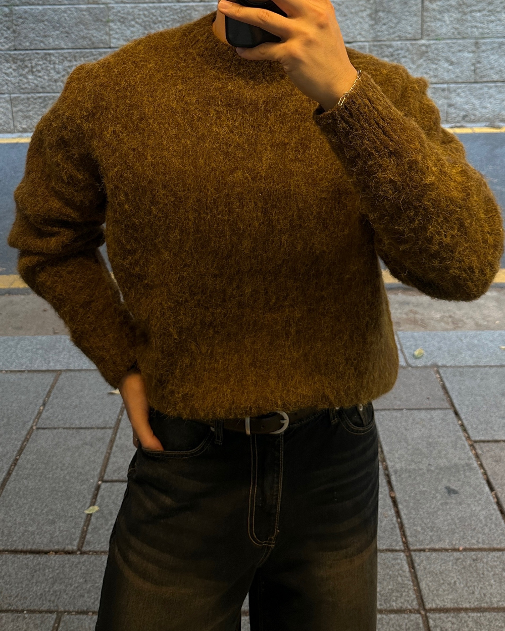 긴팔 티셔츠 모델 착용 이미지-S1L28