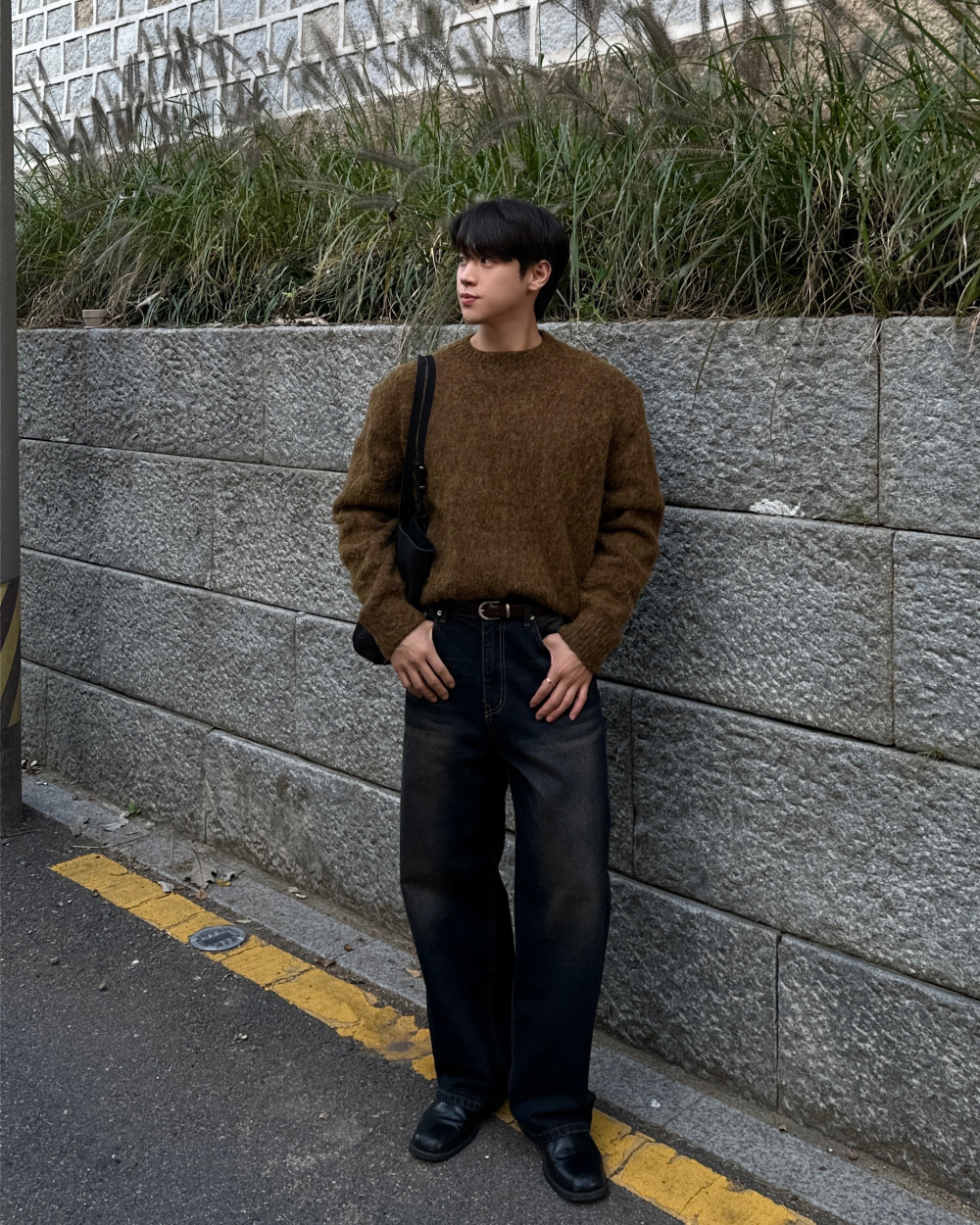 긴팔 티셔츠 모델 착용 이미지-S1L53