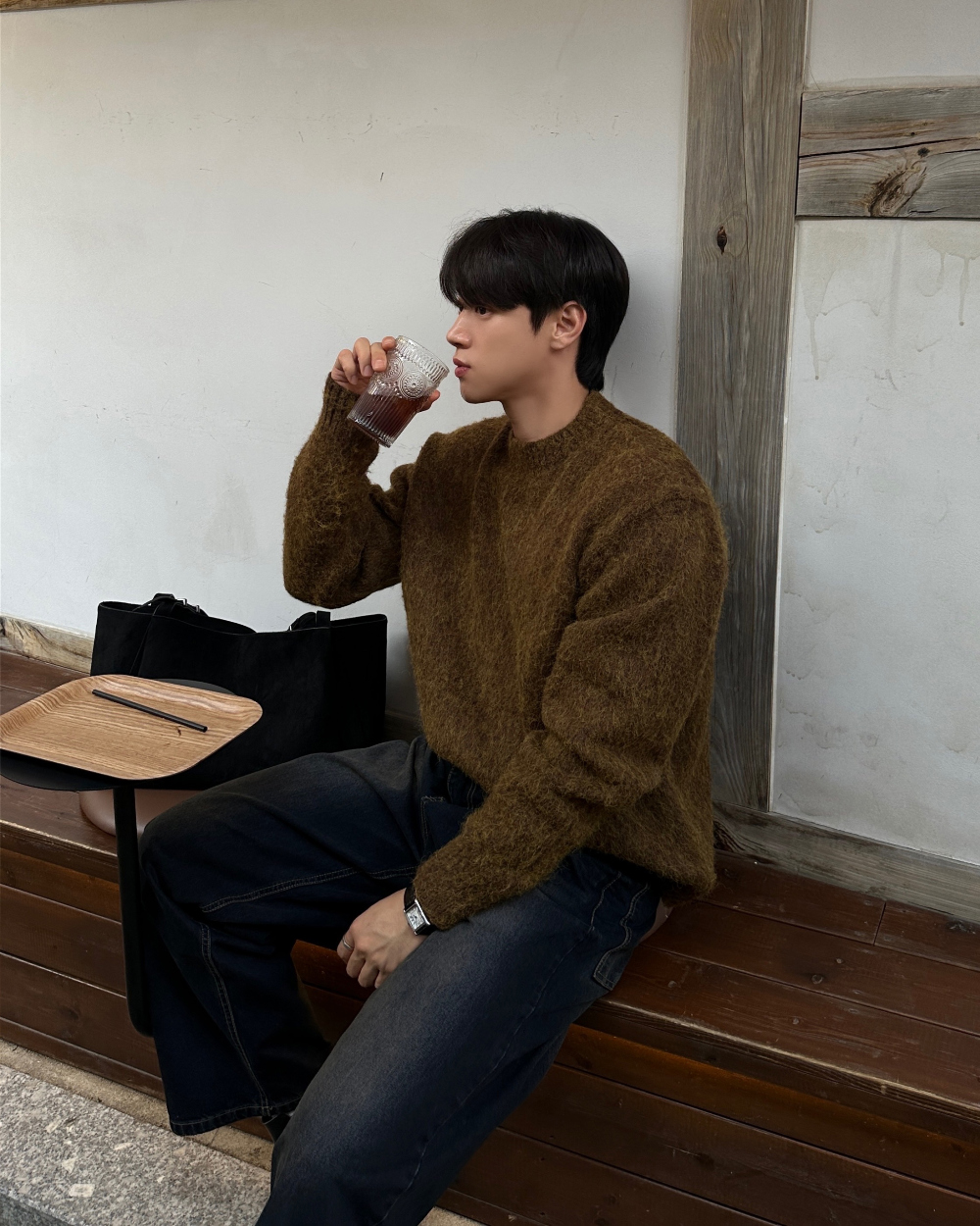 긴팔 티셔츠 모델 착용 이미지-S1L46