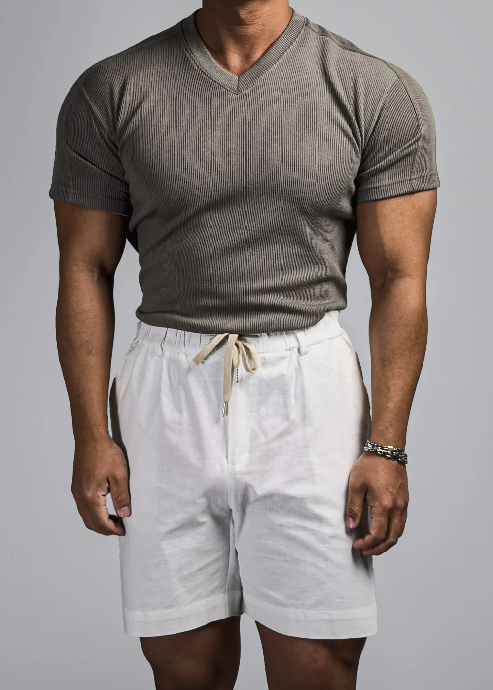 模特兒身穿短袖T卹圖片 - S1L44