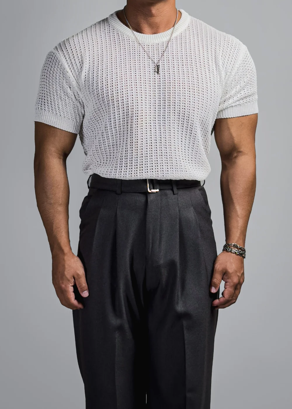 模特兒身穿短袖T卹圖片 - S1L20