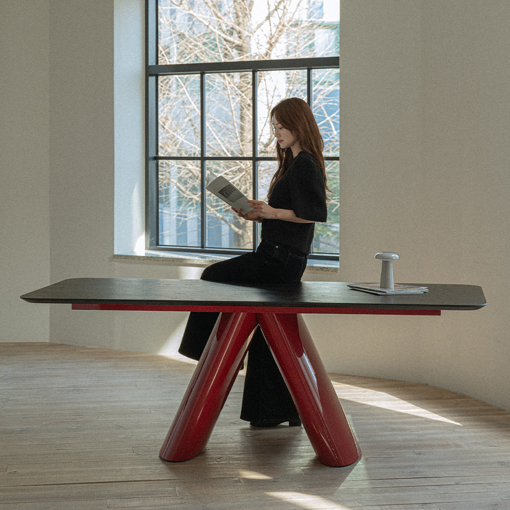 Vino Red Square Dining Table - Black Oak - 헨지디자인