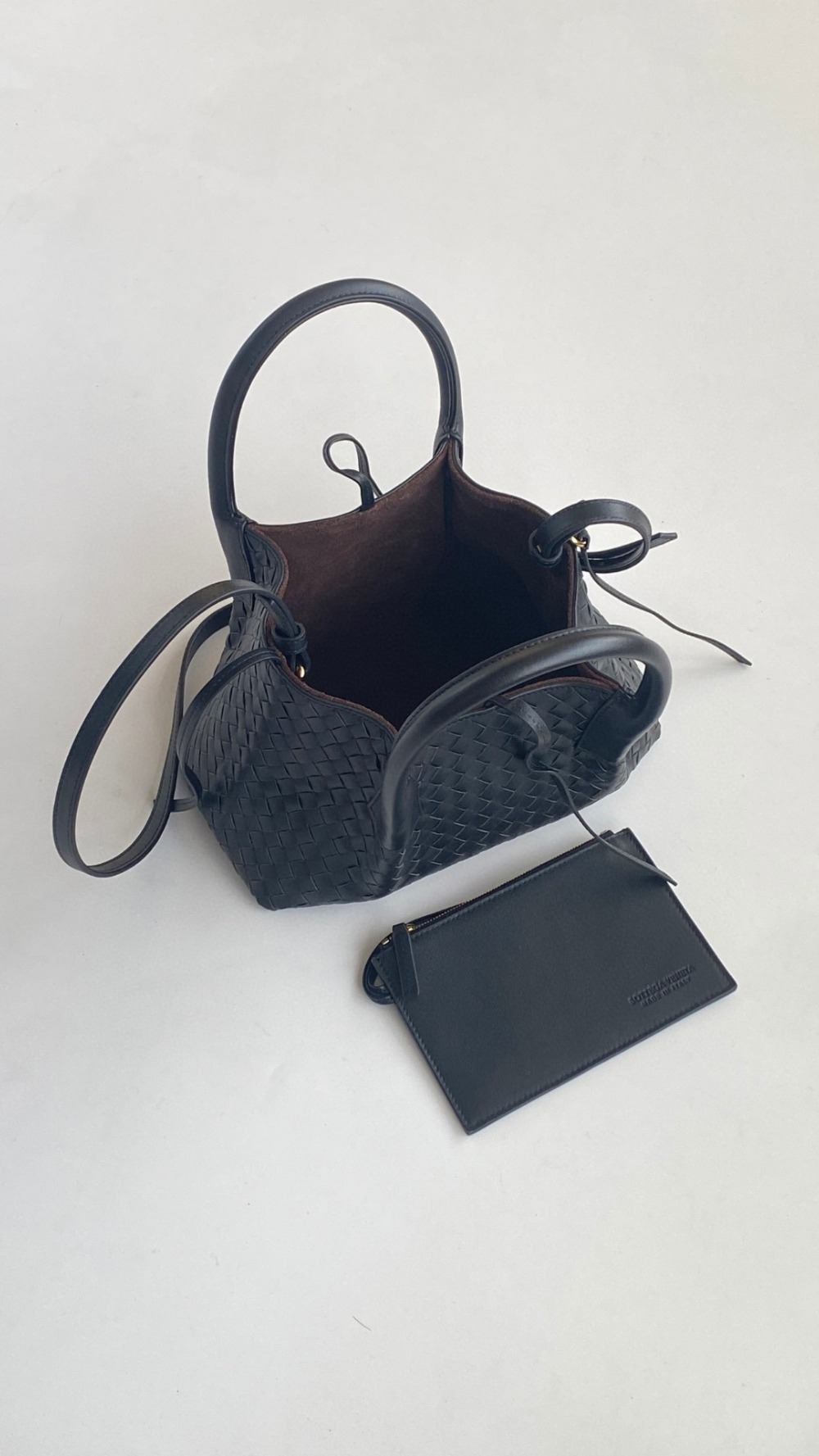 가방 차콜 색상 이미지-S1L17