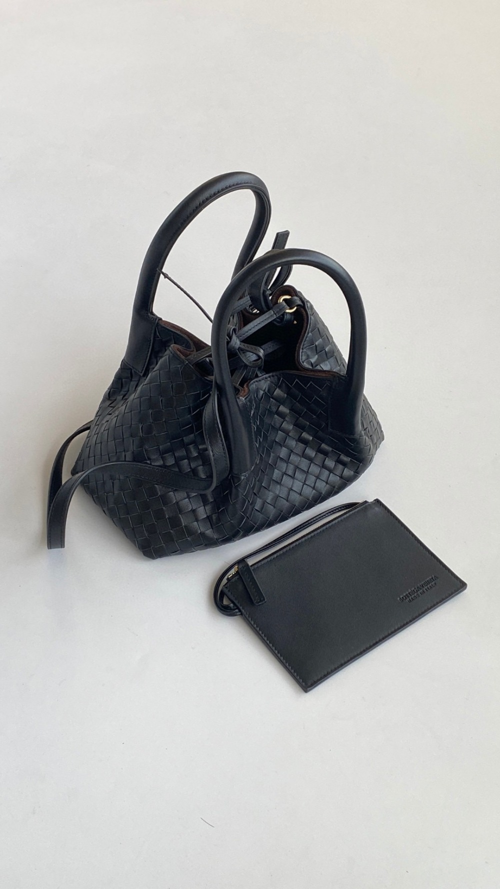 가방 차콜 색상 이미지-S1L3