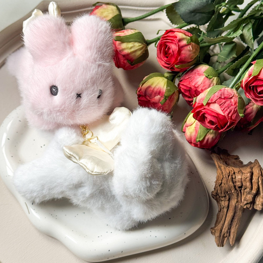 🐰✨ 포근한 날개 토끼 인형 키링 | 러블리 감성 키링 | 올플렉스