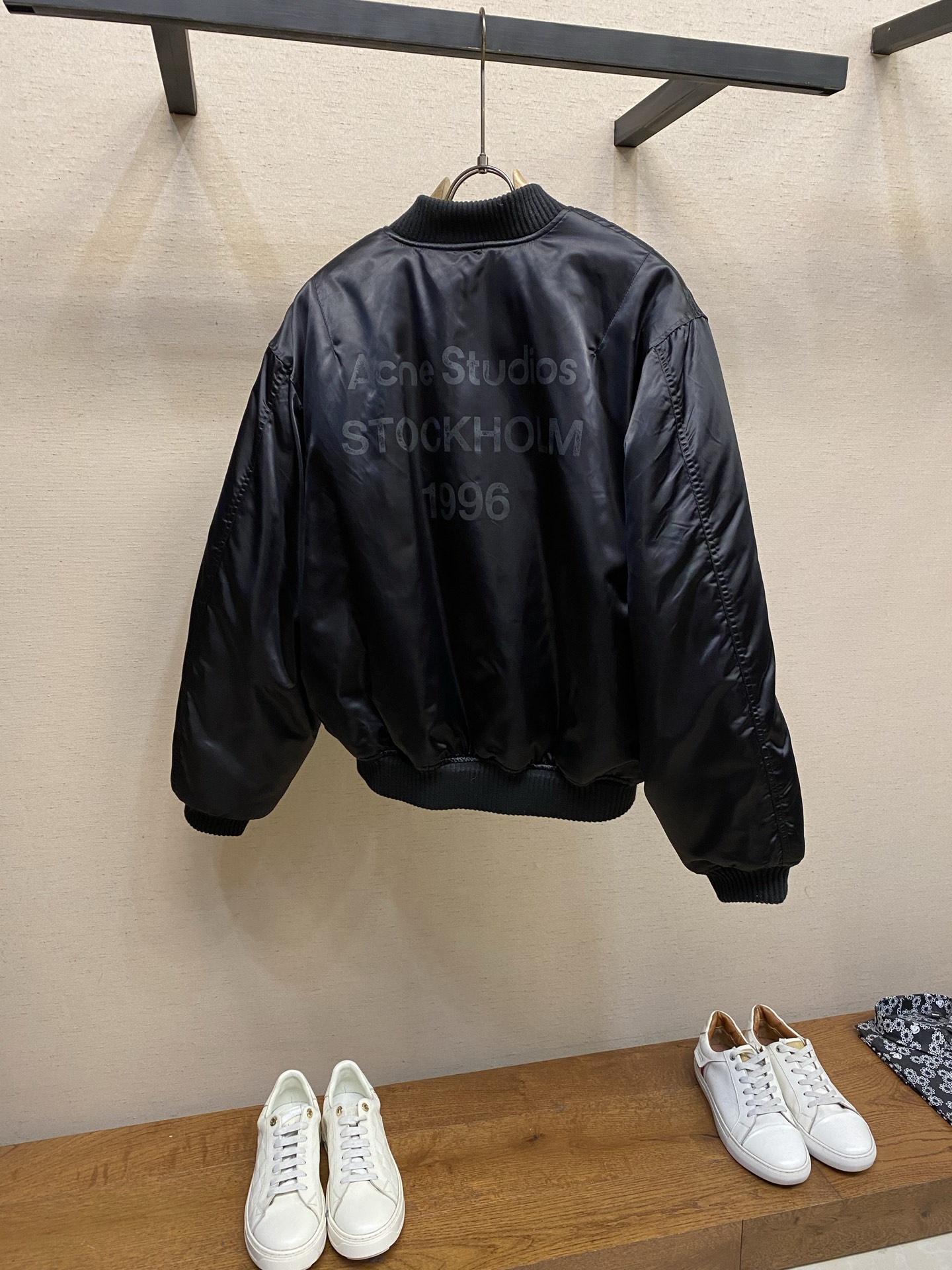 아우터 - 아우터 - 리치로고