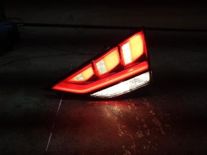 Tail Light Right (RH) Inner (tailgate) Genesis G80 (2017)