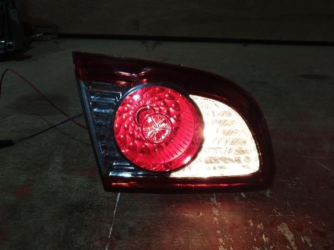 Tail Light Left (LH) Inner (tailgate) Hyundai Santa Fe (2010–2011)