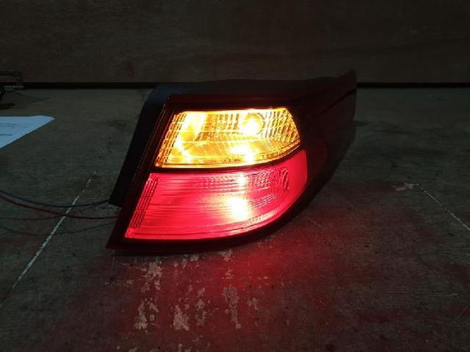 Tail Light Right (RH) Outer (fender) Kia K5 (2014–2015)