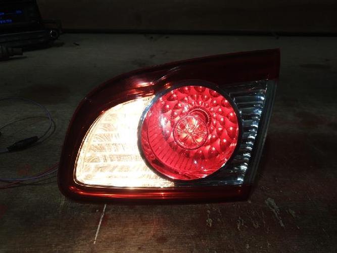 Tail Light Right (RH) Inner (tailgate) Hyundai Santa Fe (2010–2012)